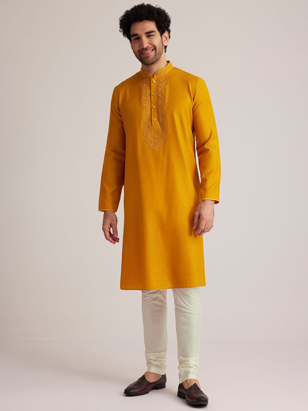 

KALKI Fashion Men Ethnic Motifs Yoke Design Regular Thread Work Kurta with Pyjamas, Yellow