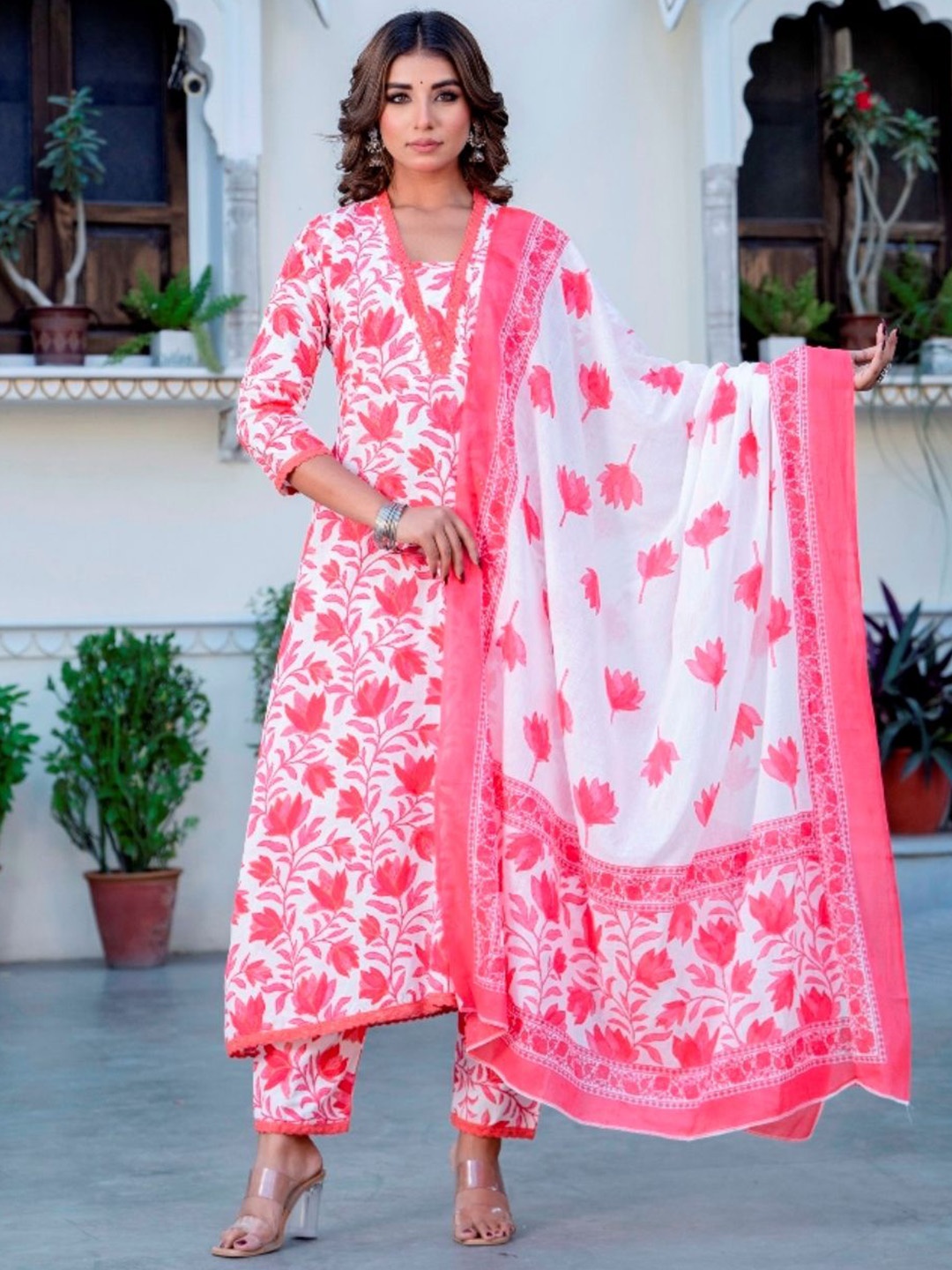 

SINSINI Floral Printed Square Neck Pure Cotton A-Line Kurta With Trousers & Dupatta, Red