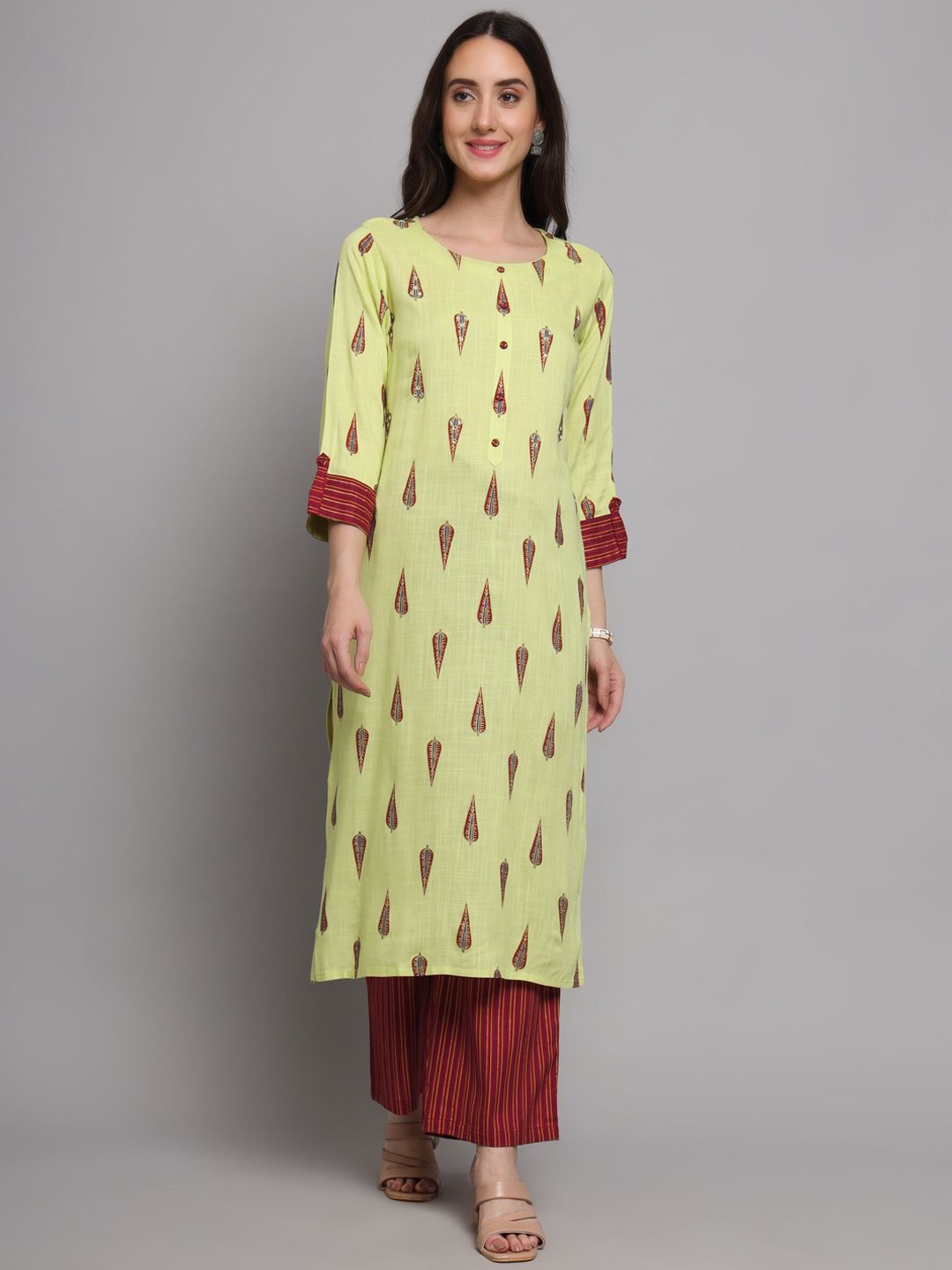 

INVAGA FASHION Ethnic Motifs Printed Round Neck Straight Kurta With Palazzos, Green