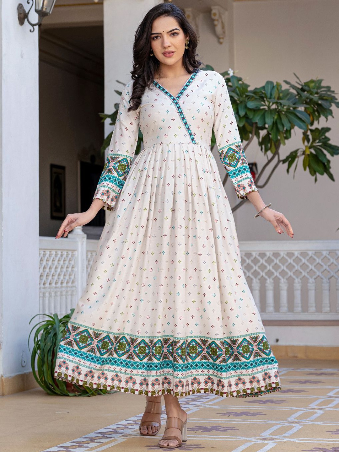 

ARADHNA Ethnic Motifs Printed V-Neck Anarkali Kurta, White