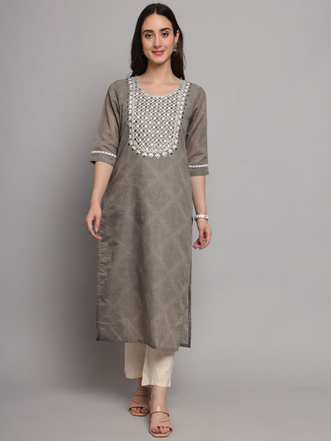 

INVAGA FASHION Women Ethnic Motifs Yoke Design Regular Thread Work Chanderi Silk Kurta with Trousers, Grey