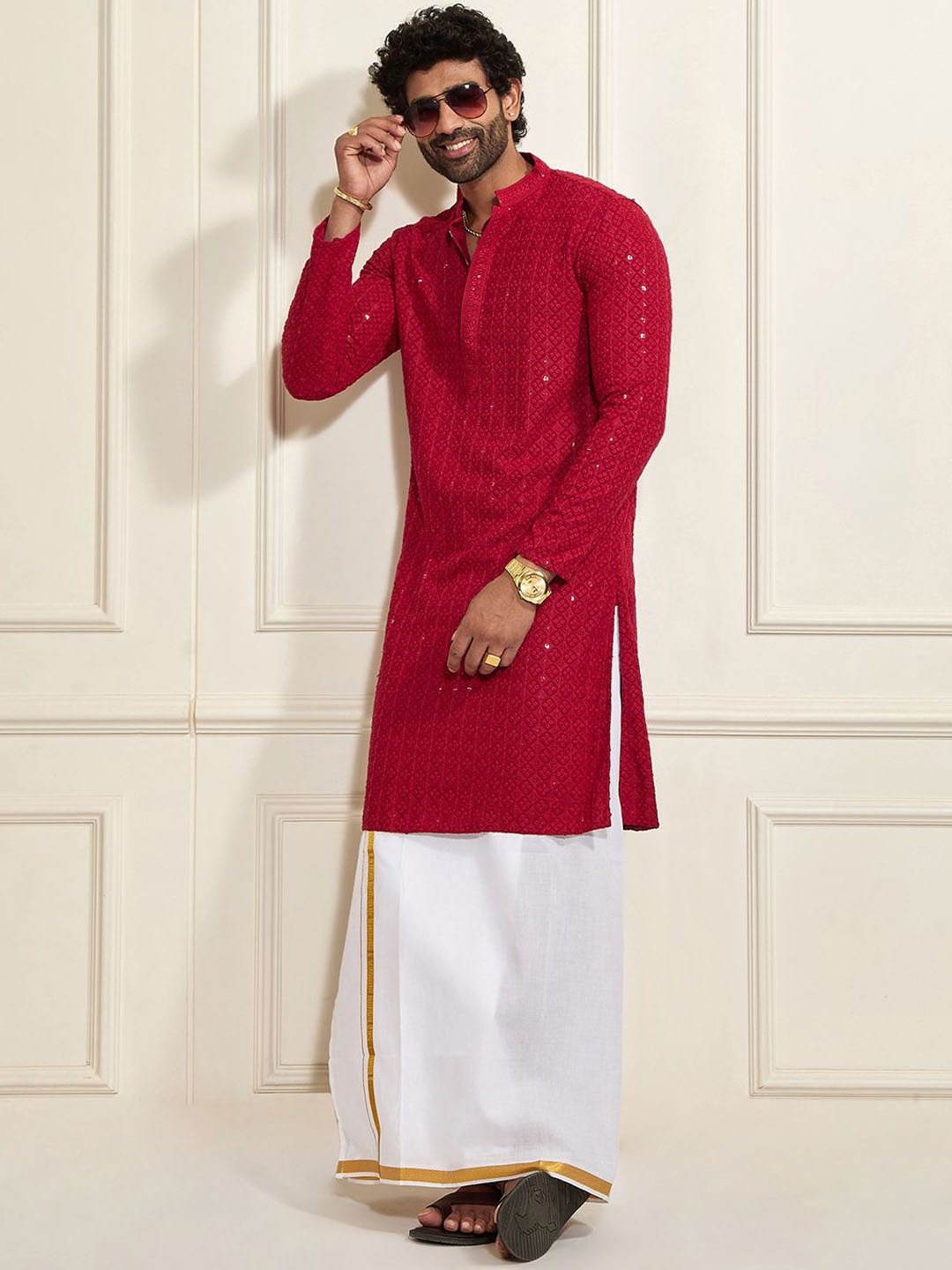 

VASTRAMAY Men Embroidered Regular Sequinned Kurta, Maroon