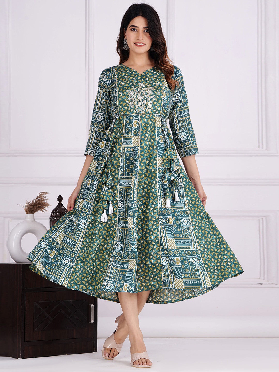 

Mishree Collection Women Ethnic Motifs Printed Floral Anarkali Kurta, Green