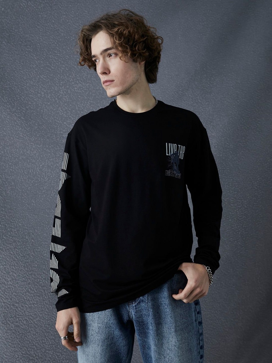 

VOLTEDGE Men Typography Printed Round Neck Stretchable Relaxed Fit T-shirt, Black