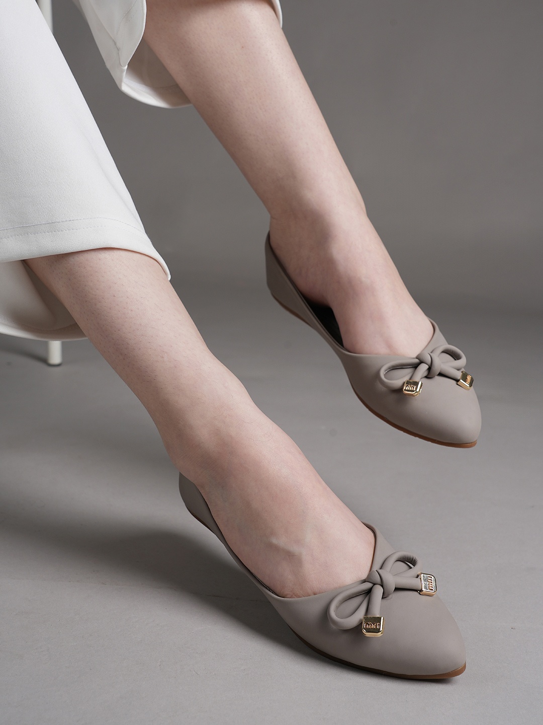 

DressBerry Women Ballerinas with Bows Flats, Grey