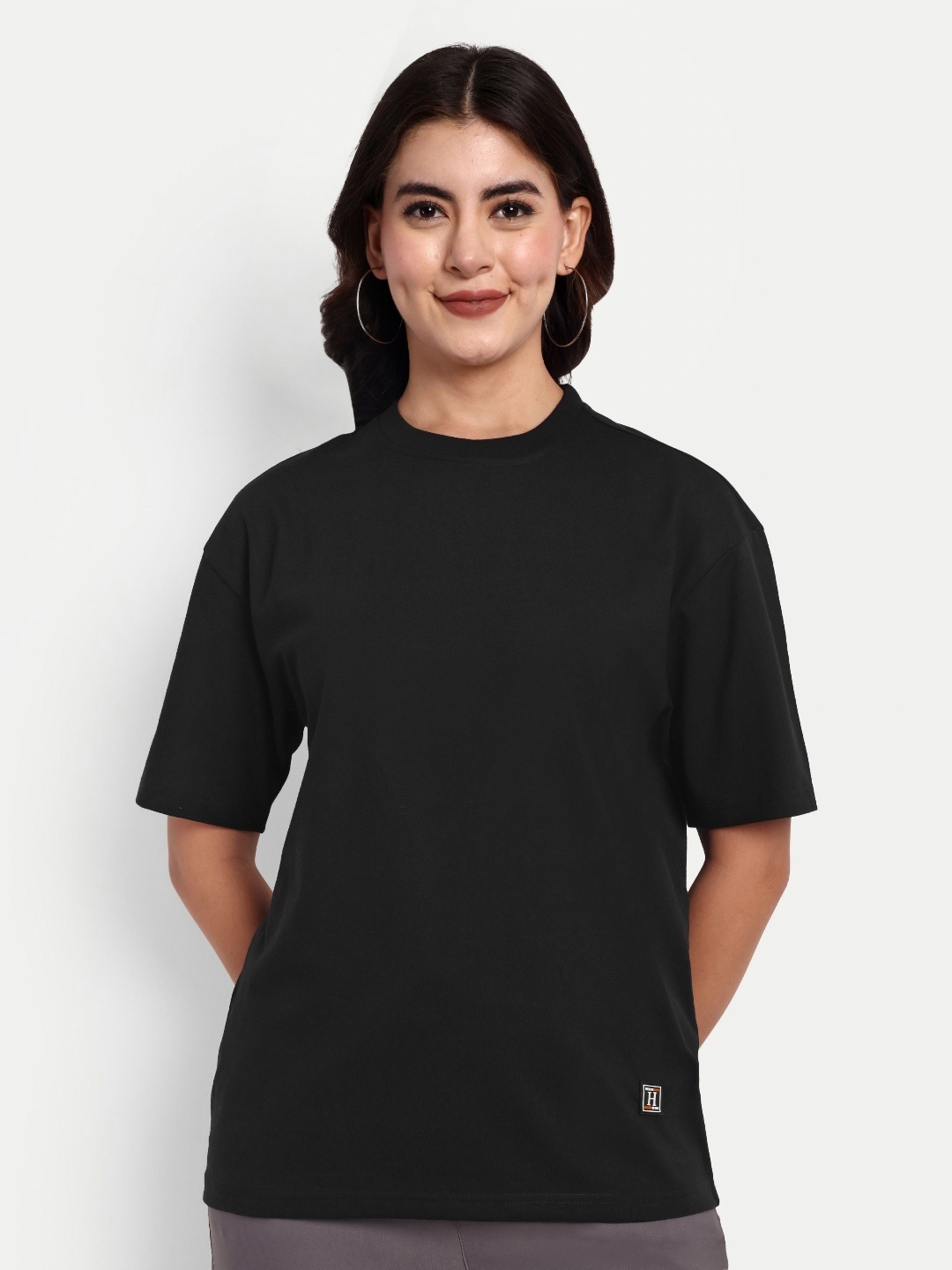 

HEATHEX Women Pockets T-shirt, Black