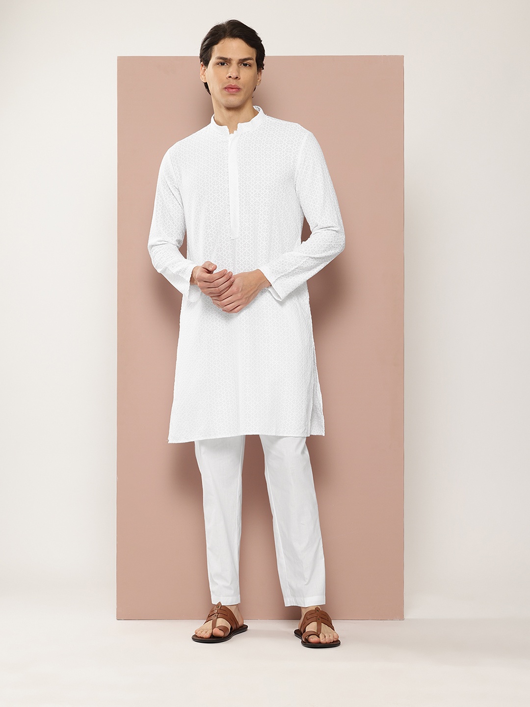 

See Designs Men Embroidered Chikankari Kurta with Pyjamas, White