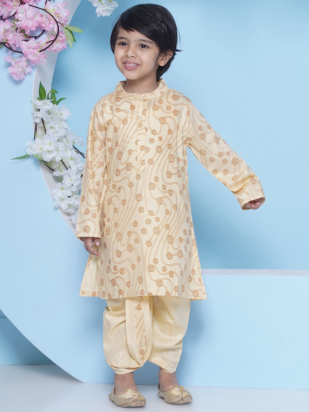 

Sethukrishna Boys Geometric Mandarin Collar Printed Straight Kurta, Cream