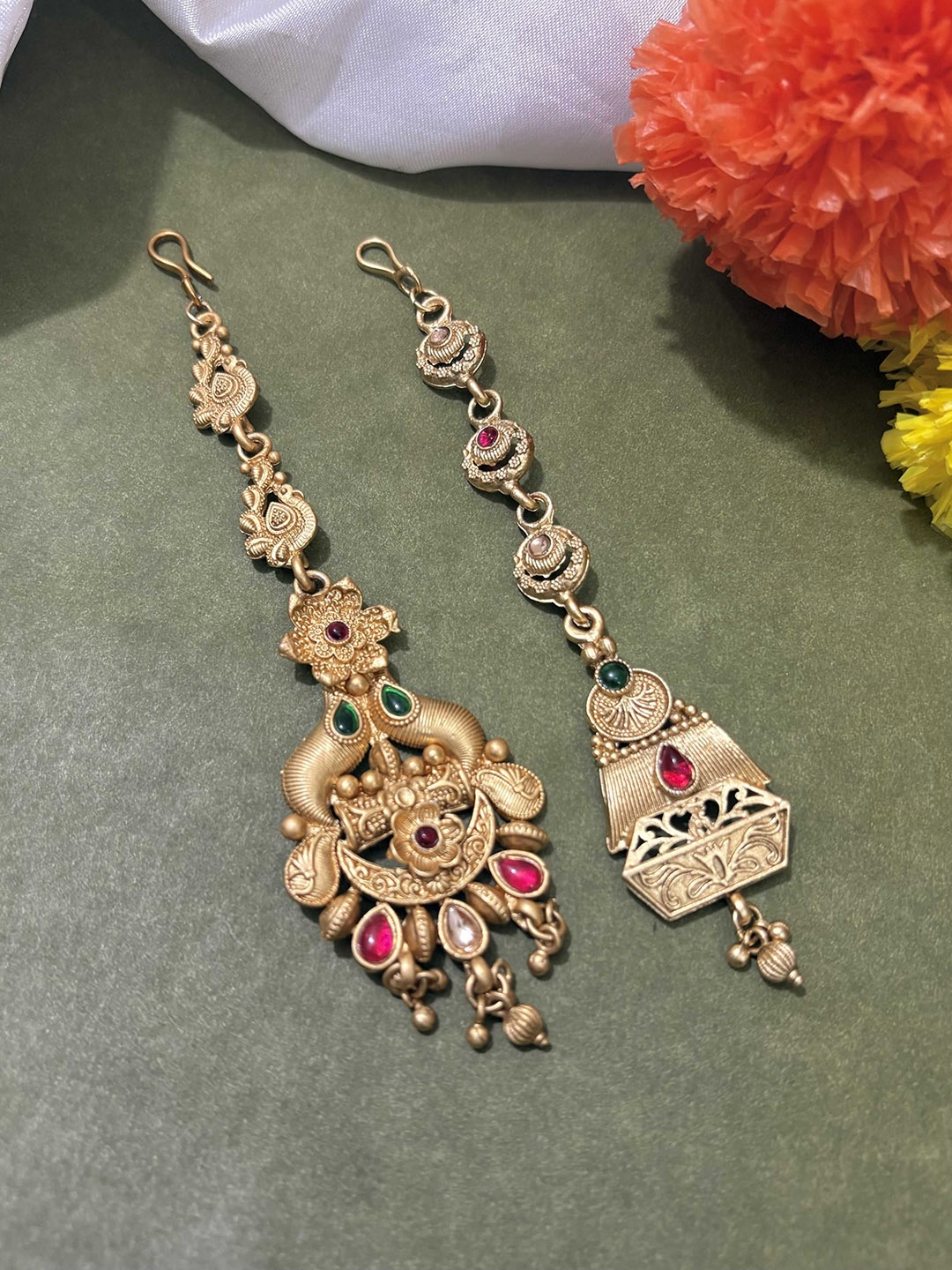 

ATIBELLE Set Of 2 Gold-Plated Stone Studded Floral Shaped Maang Tikkas Head Jewellery