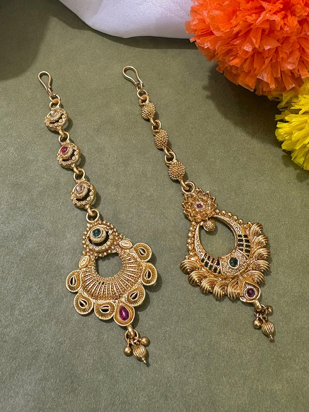 

ATIBELLE Set of 2 Gold-Plated Stone Studded & Beaded Floral Shaped Maang Tikkas
