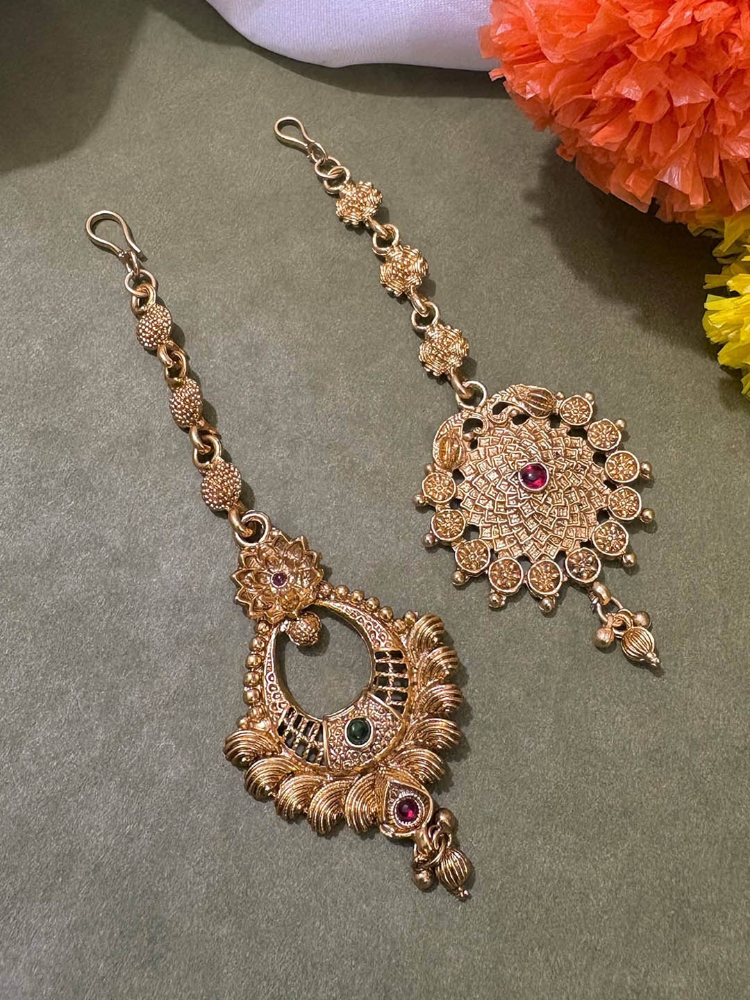 

ATIBELLE Set Of 2 Gold-Plated Stone Studded Floral Shaped Maang Tikkas Head Jewellery