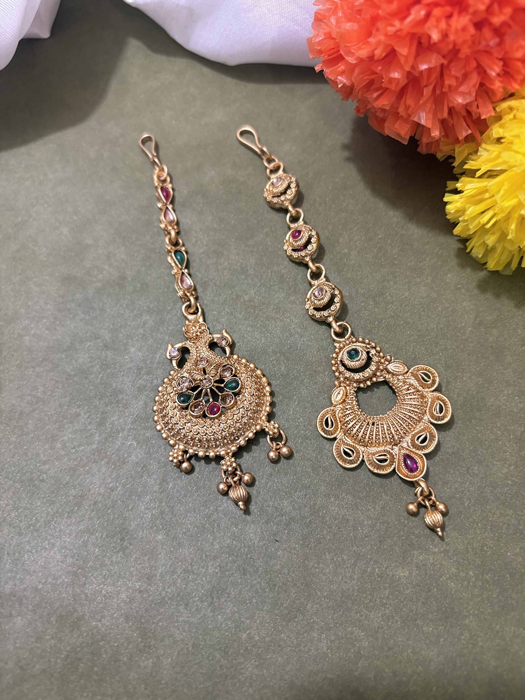 

ATIBELLE Set Of 2 Gold-Plated Stone Studded Floral Shaped Maang Tikkas Head Jewellery
