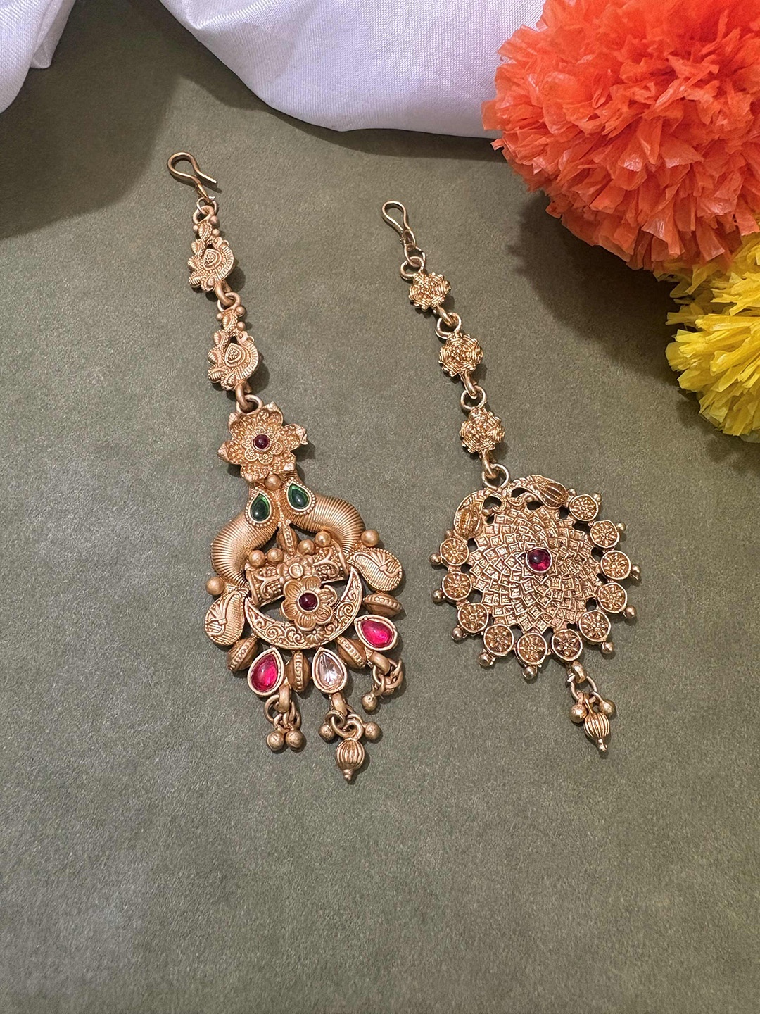 

ATIBELLE Set Of 2 Gold-Plated Stone Studded Floral Shaped Maang Tikkas Head Jewellery