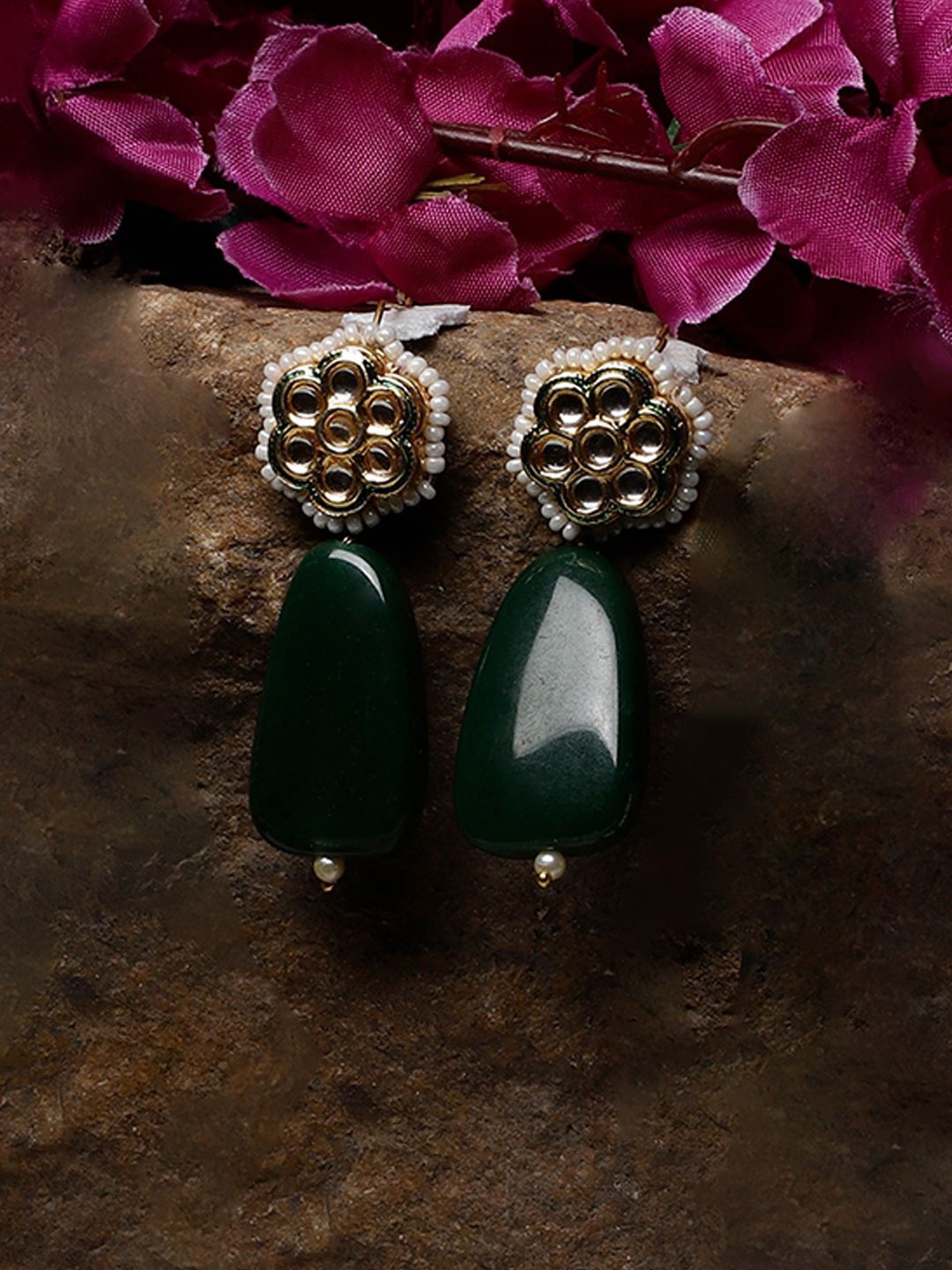 

DUGRISTYLE Sabz-e-Zarreen Gold-Plated Kundan Studded & Beaded Contemporary Drop Earrings, Green