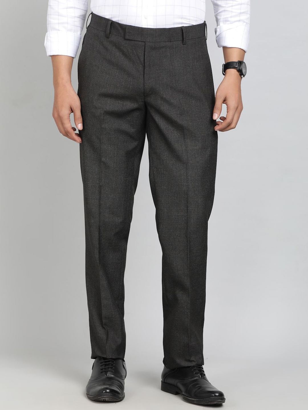 

Greenfibre Men Checked Slim Fit Trousers, Brown