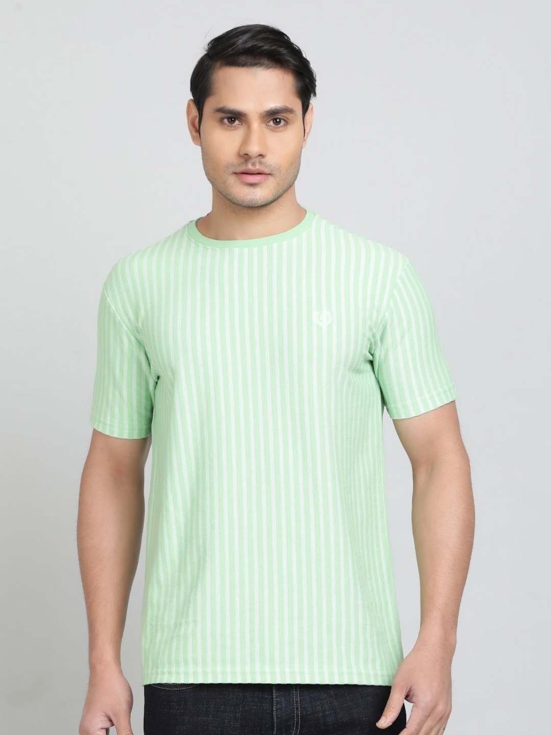 

Greenfibre Men Printed Pockets Slim Fit T-shirt, Green