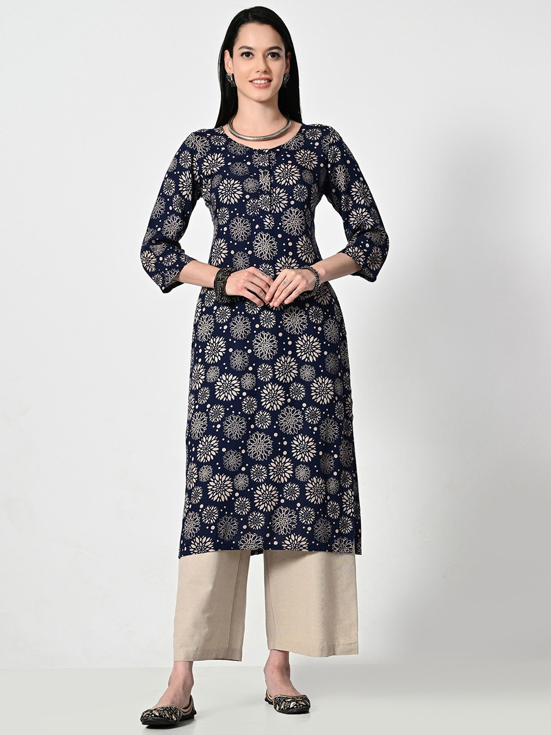 

BAESD Floral Printed Round Neck Straight Kurtas, Blue