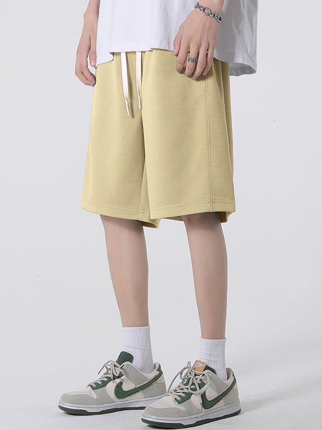 

StyleCast x Revolte Men Mid-Rise Shorts, Khaki