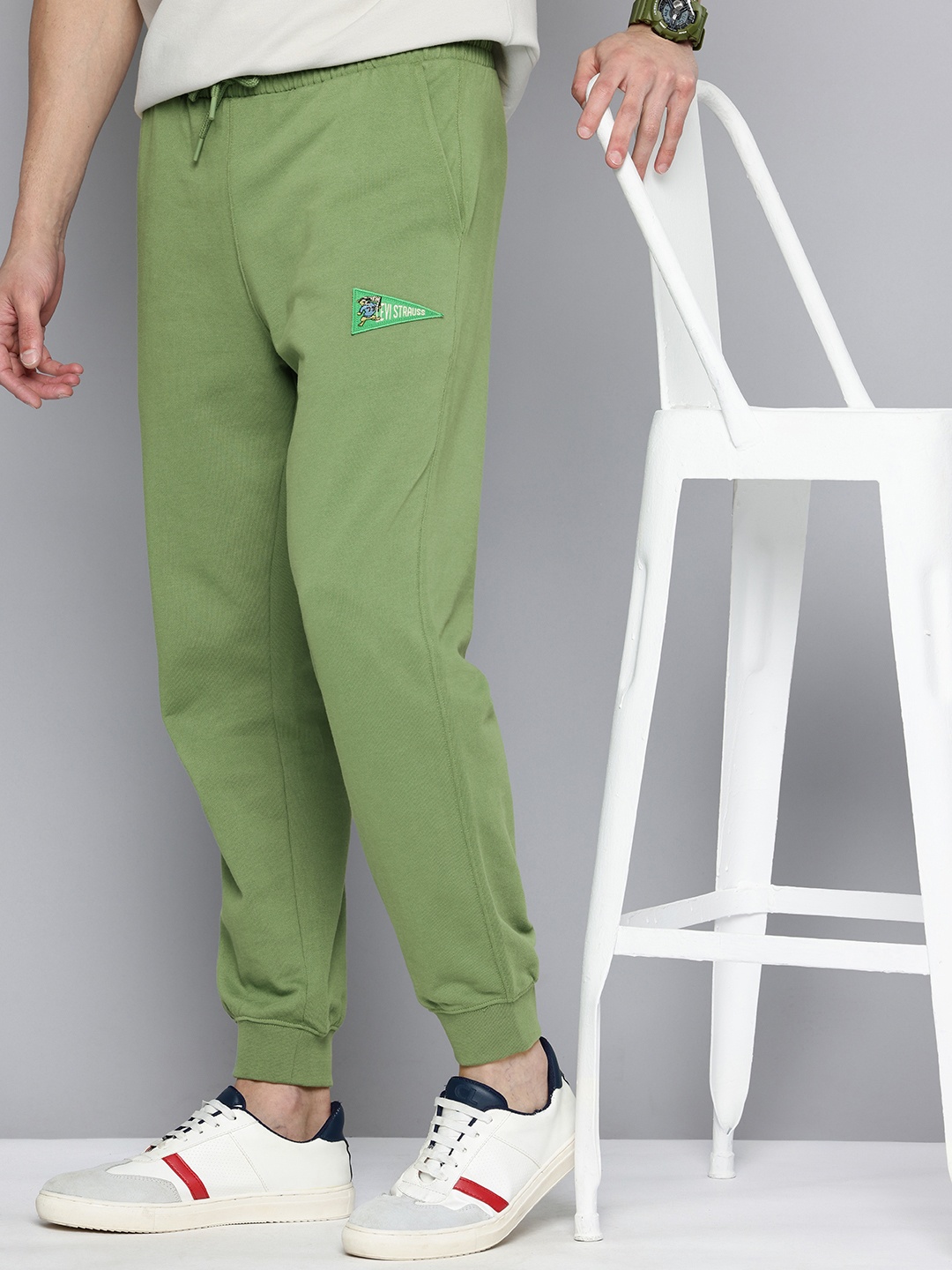 

Levis Men Pure Cotton Jogger Trousers, Green