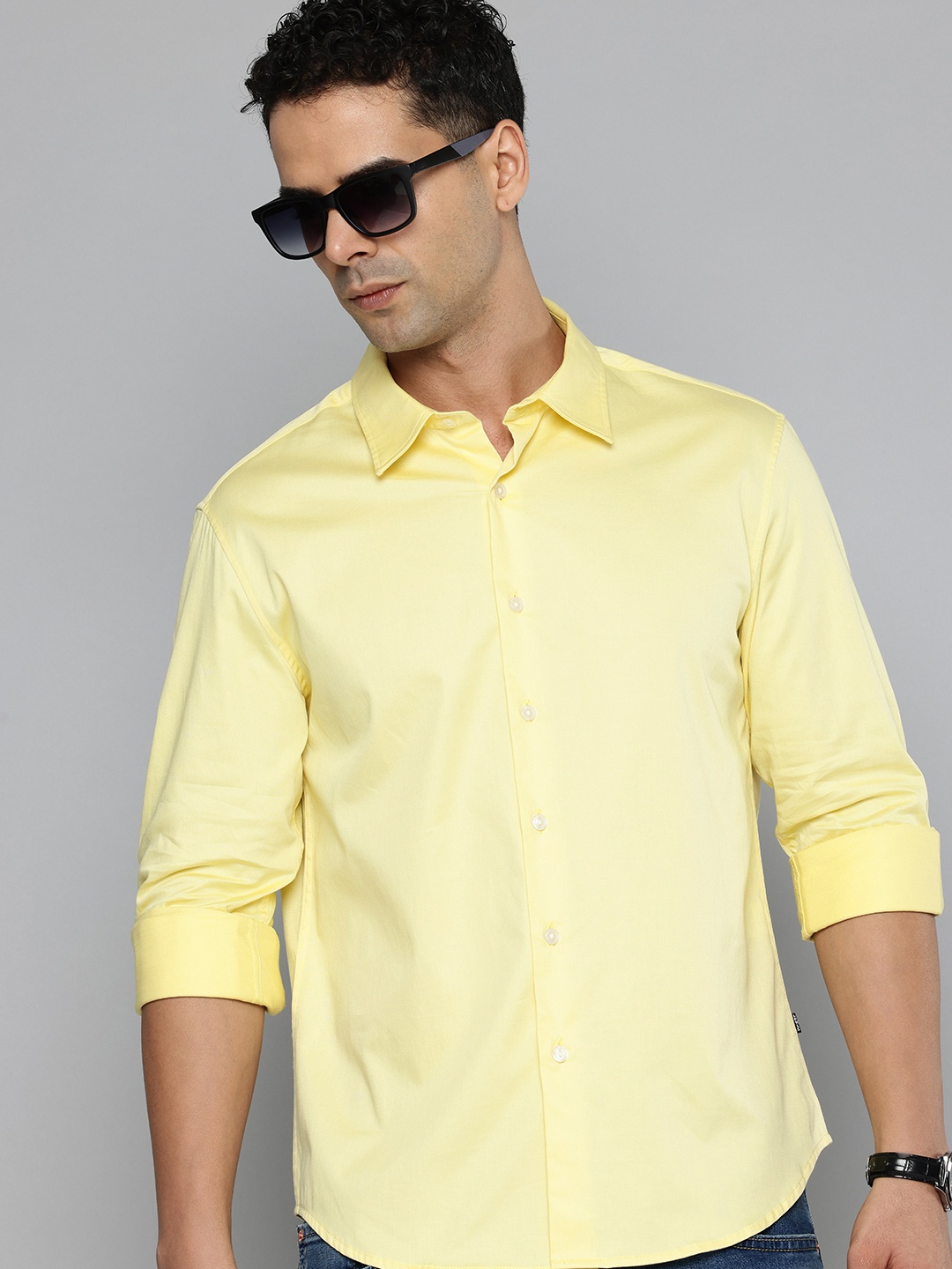 

Levis Slim Fit Opaque Casual Shirt, Yellow