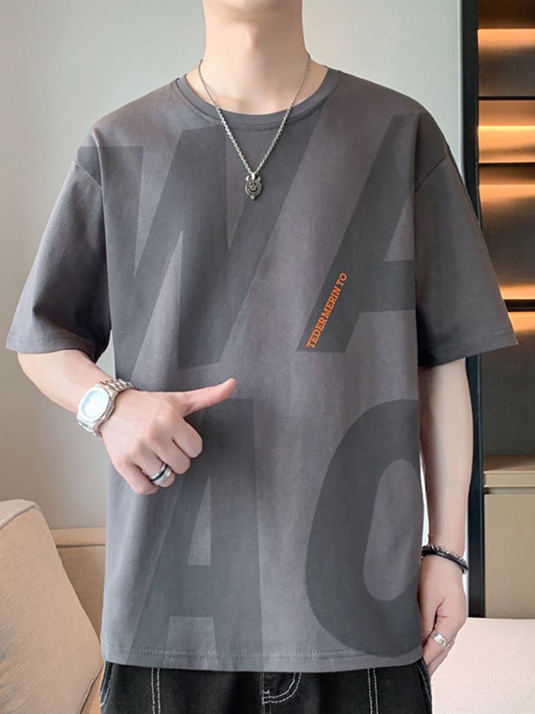

StyleCast x Revolte Men Typography Printed Round Neck Relaxed Fit T-shirt, Grey