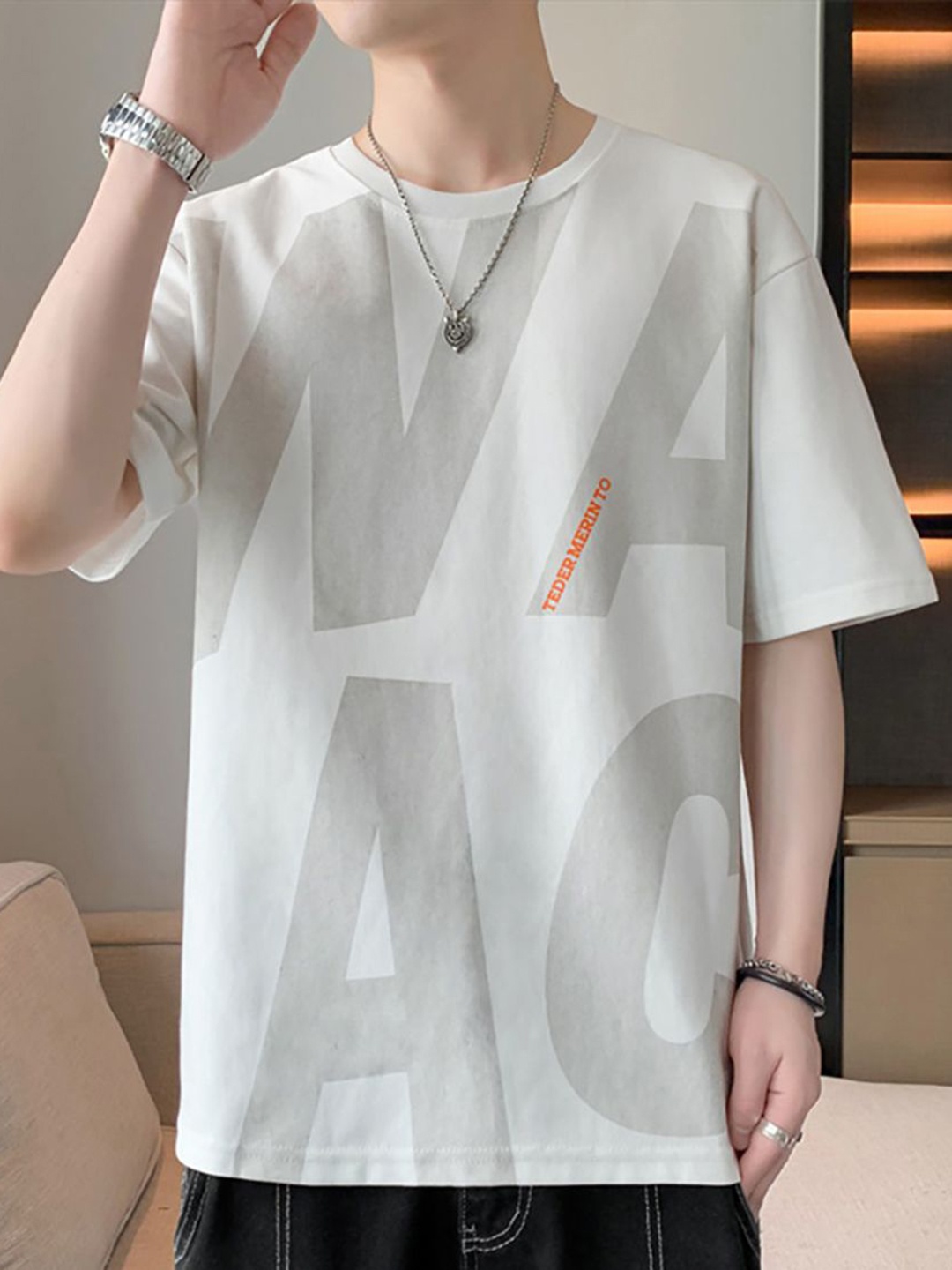 

StyleCast x Revolte Men Typography Printed Round Neck Relaxed Fit T-shirt, White