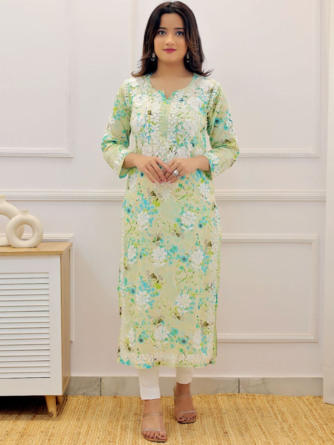 

The Chikan Label Women Hand Embroidered Printed Chikankari Straight Kurta, Green