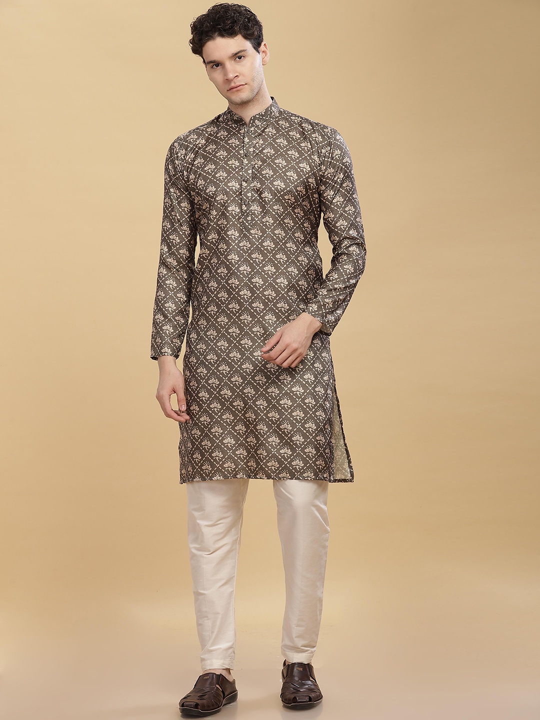 

Anouk Brown Floral Printed Mandarin Collar Straight Cotton Kurta