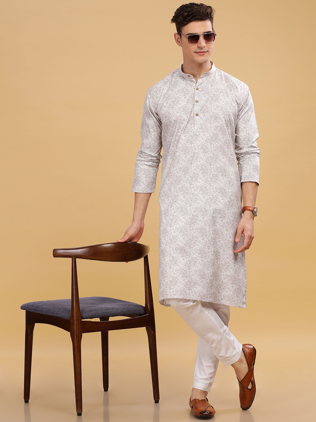 

Anouk White Floral Printed Band Collar Straight Cotton Kurta
