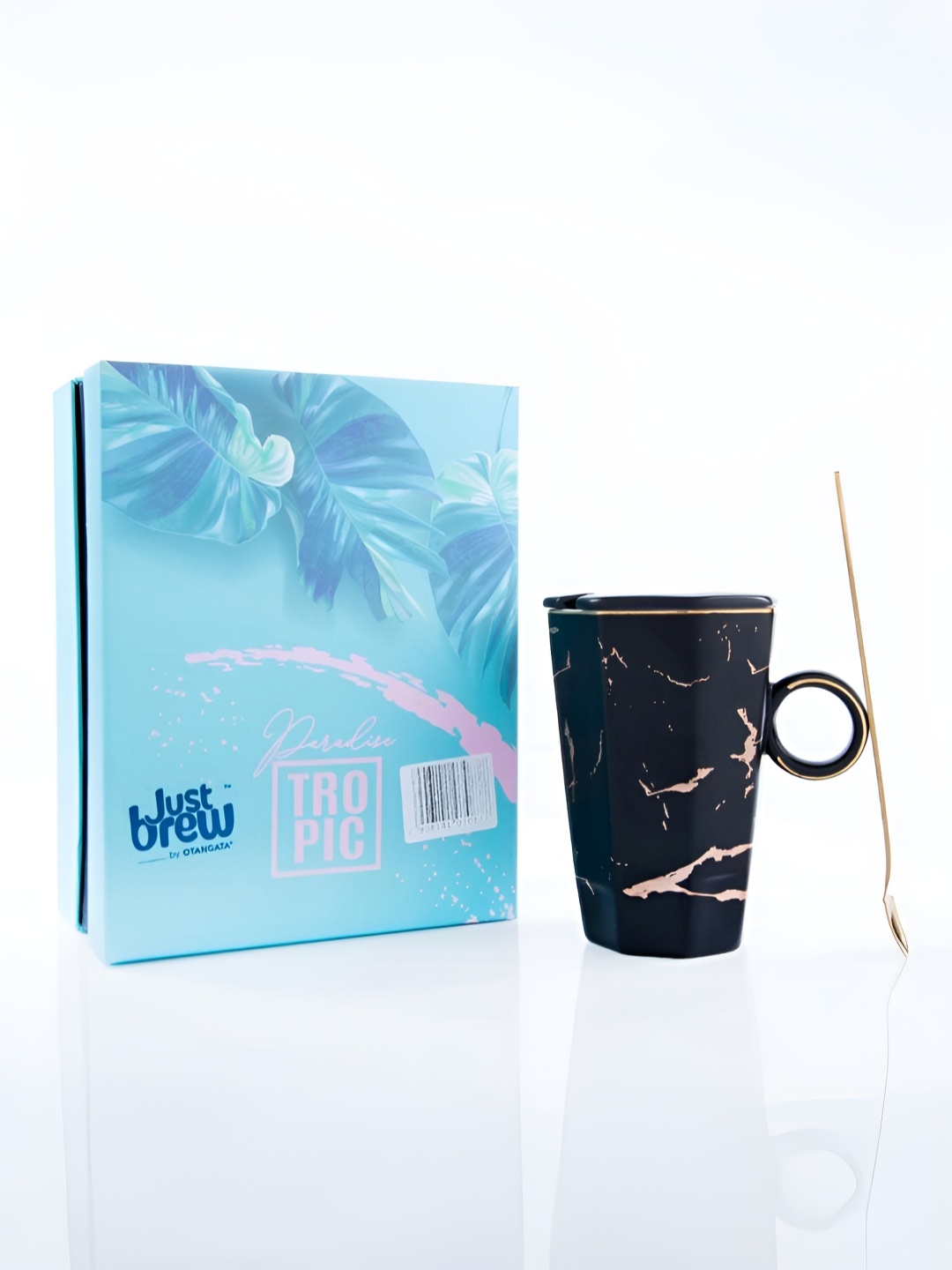 

giBOX Black & Gold-Toned 3 Pieces Printed Ceramic Mug 400ml With Lid & Spoon