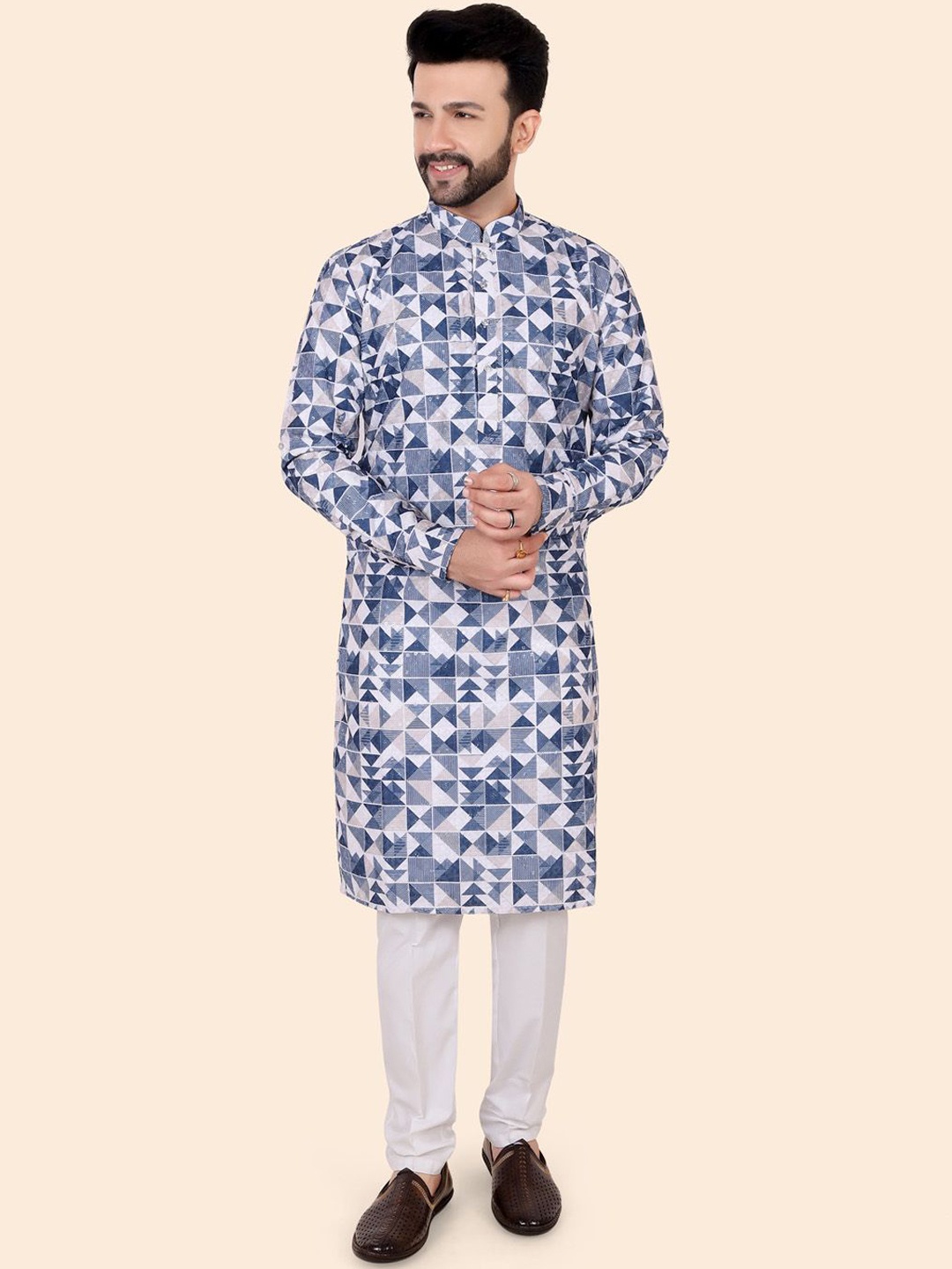 

Ethniks Neu-Ron Men Printed Regular Kurta with Pyjamas, Navy blue