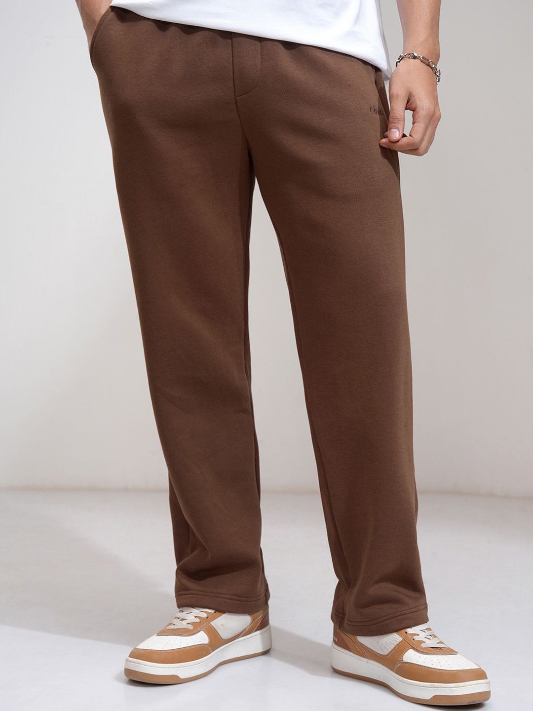 

HIGHLANDER Men Relaxed Straight Fit Knited Trouser, Brown