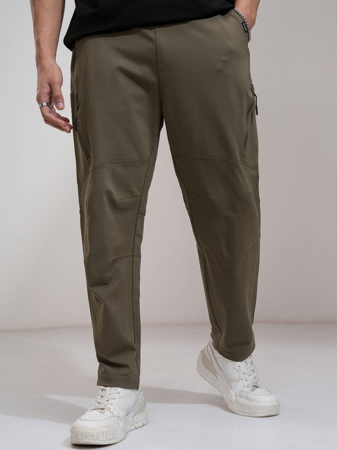 

HIGHLANDER Men Tapered Fit Trousers, Khaki