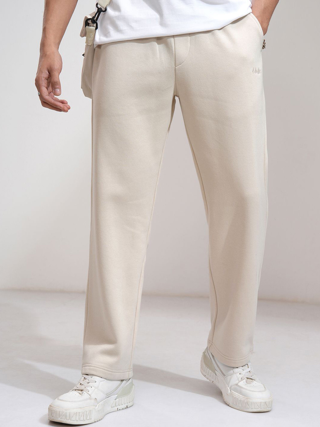 

HIGHLANDER Men Relaxed Straight Fit Knited Trouser, Beige
