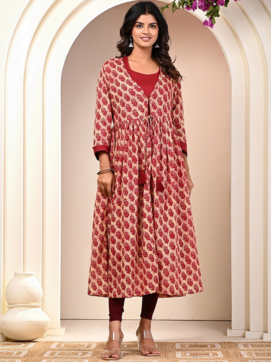 

KANNAHI Ethnic Motifs Printed Pure Cotton Straight Kurta With Shrug, Beige