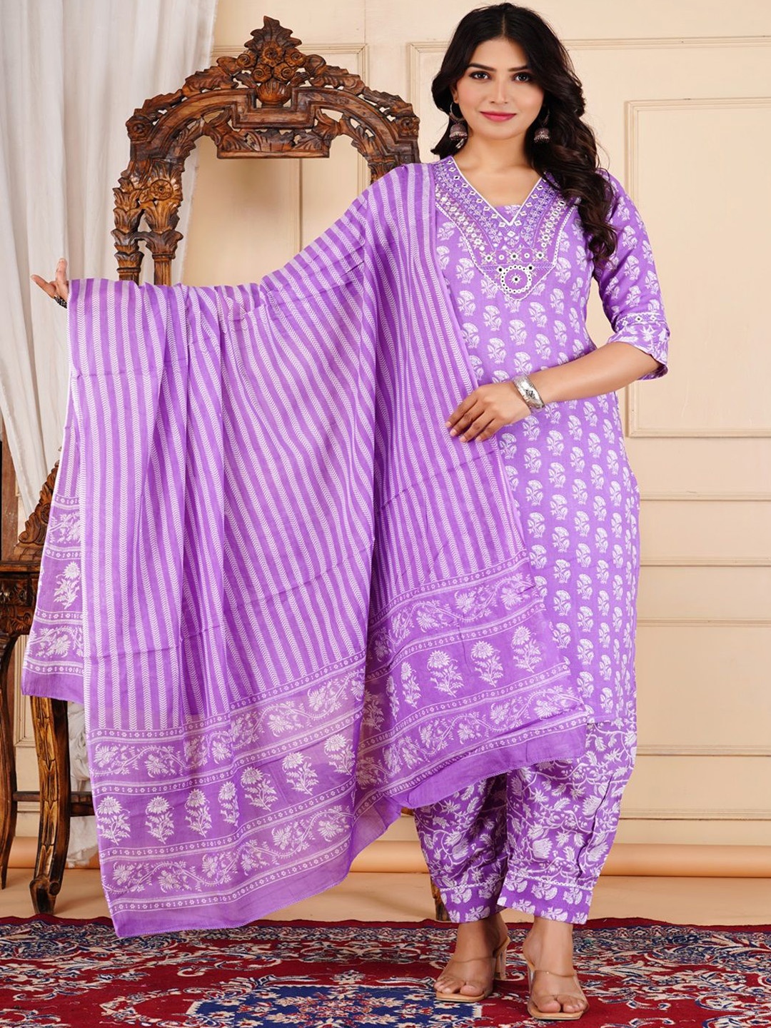 

Divsy Fashion Floral Printed Mirror Work Straight Kurta With Patiala & Dupatta, Purple