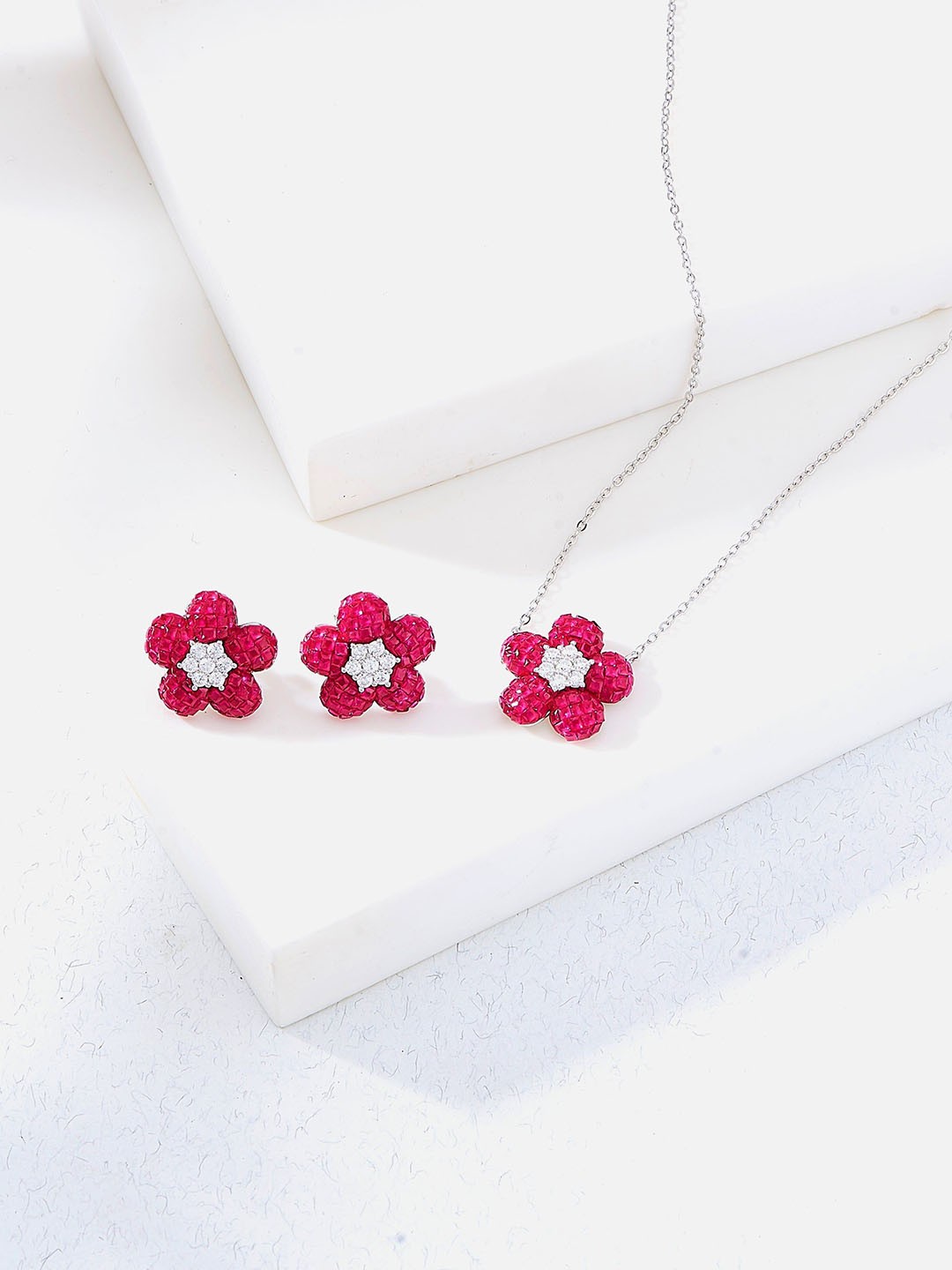 

Nipura Floral Studs Earrings, Pink