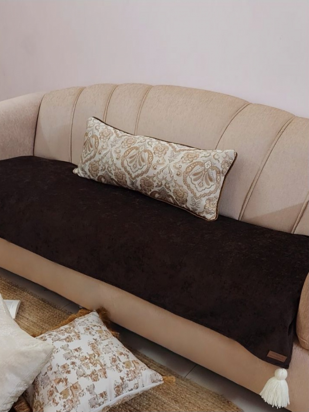 

THROWPILLOW Brown & White 4 Seater Sofa Cover With Tassels