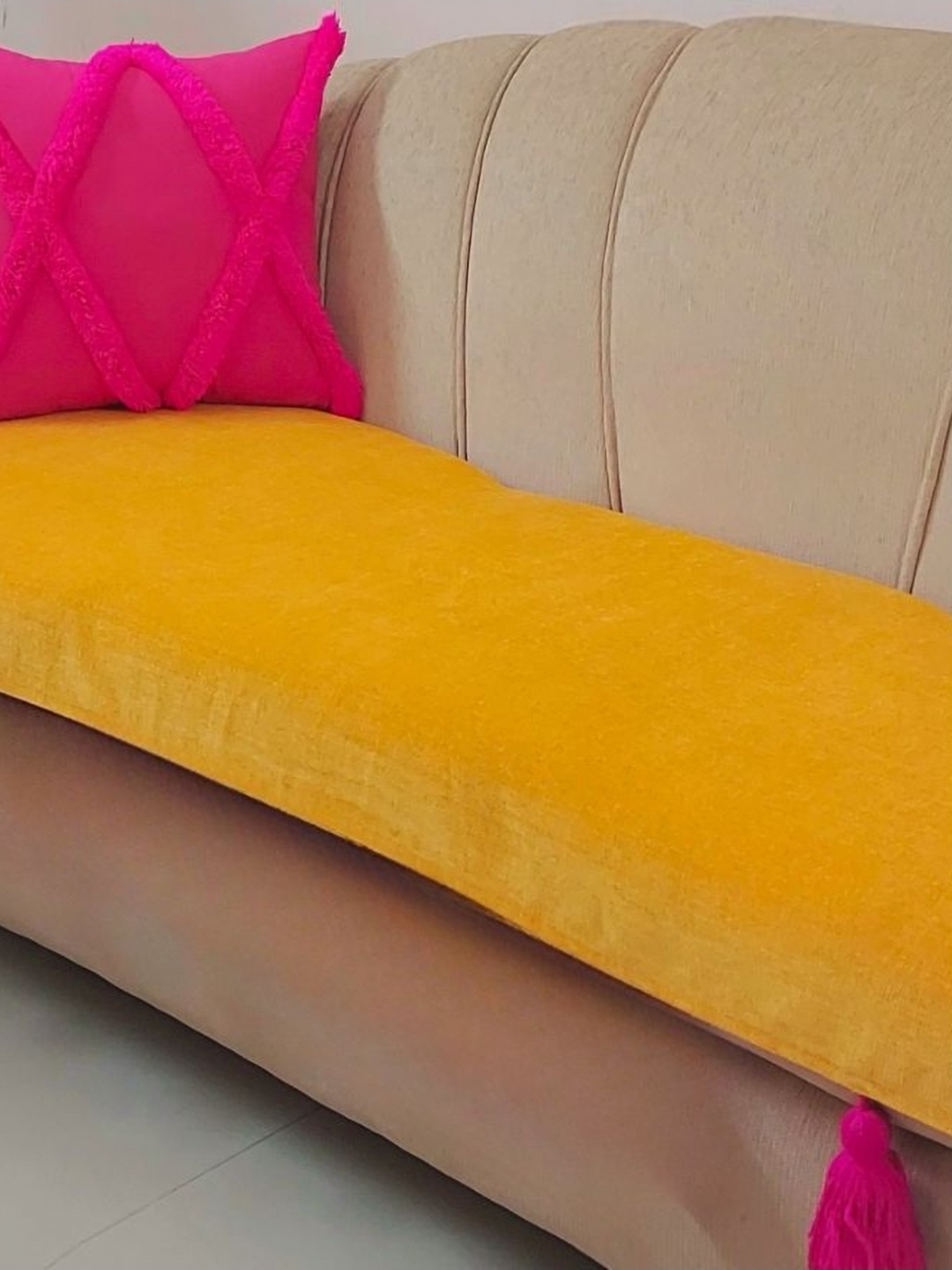 

THROWPILLOW Yellow & Pink 2-Seater Sofa Cover With Corner Tassels