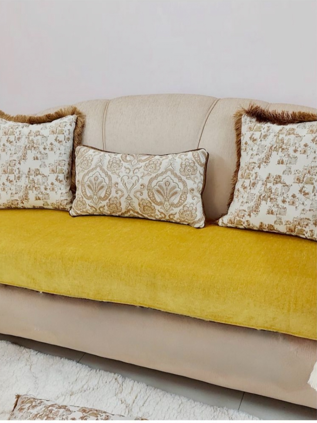 

THROWPILLOW Mustard & White 2-Seater Sofa Cover With Corner Tassels