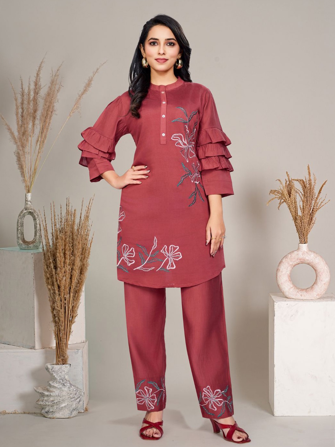 

Kaftanize Embroidered Thread Ruffle Tier Sleeves Tunic Set, Red