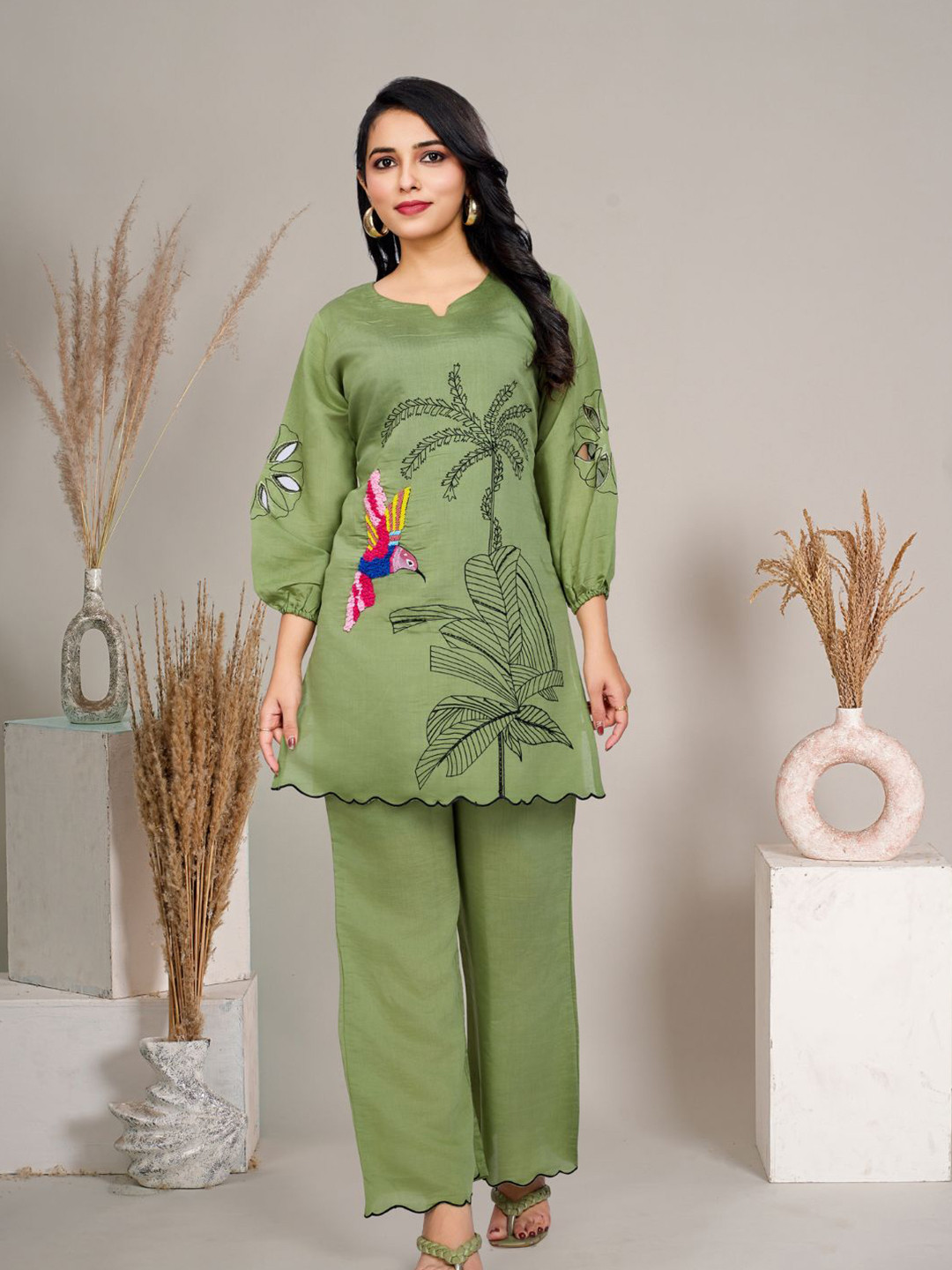 

Kaftanize Embroidered Pure Cotton Tunic With Trousers Co-Ords, Green