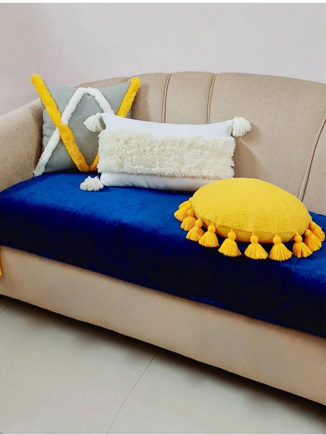 

THROWPILLOW Navy Blue & White Sofa Cover