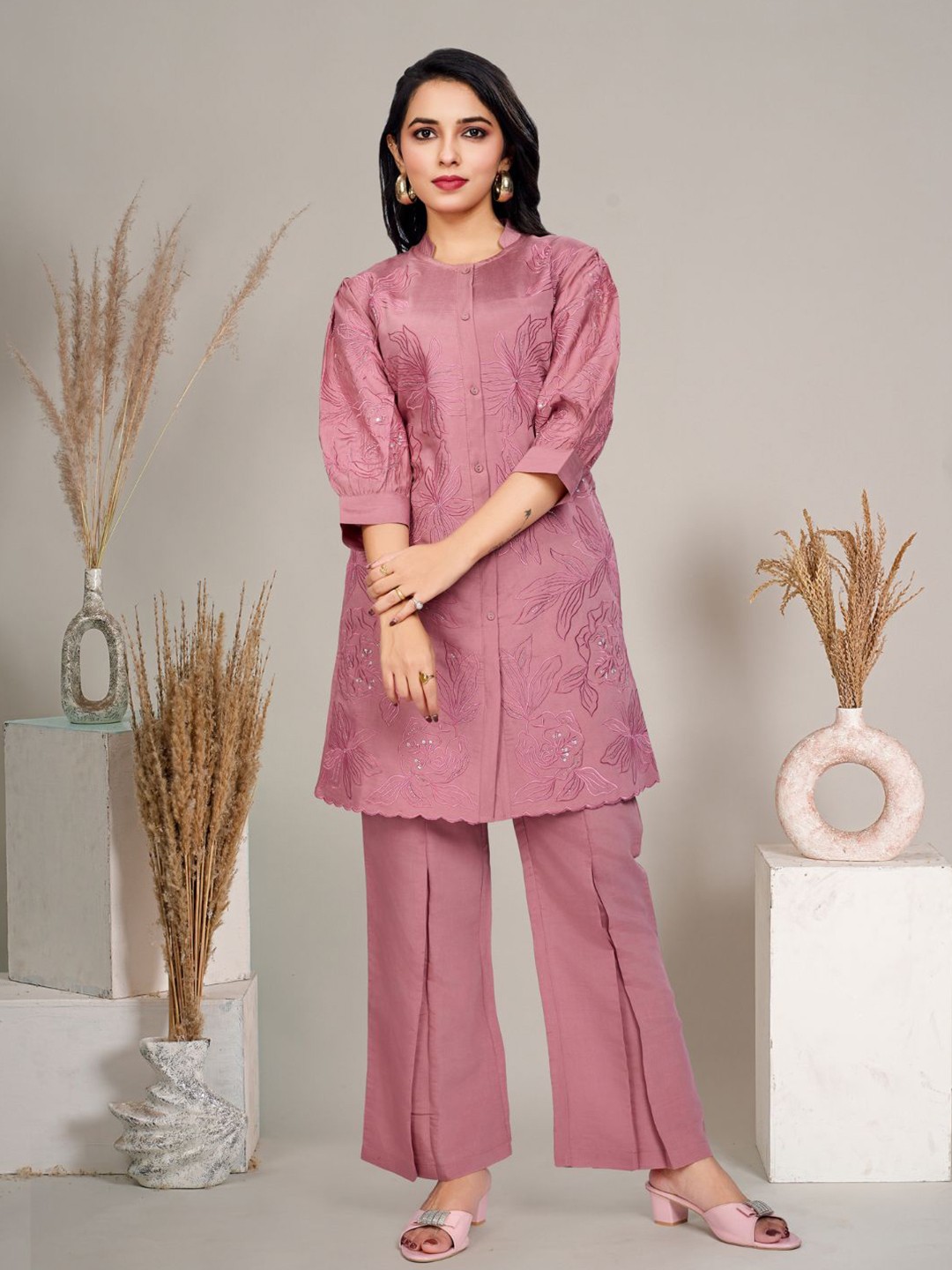 

Kaftanize Embroidered Thread Work Puff Sleeves Tunic With Flared Pant, Rose
