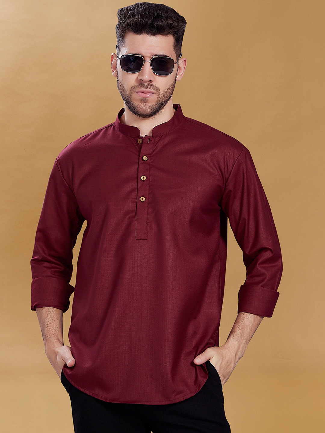 

DIVISIVE Men Mandarin Collar Straight Kurta, Maroon