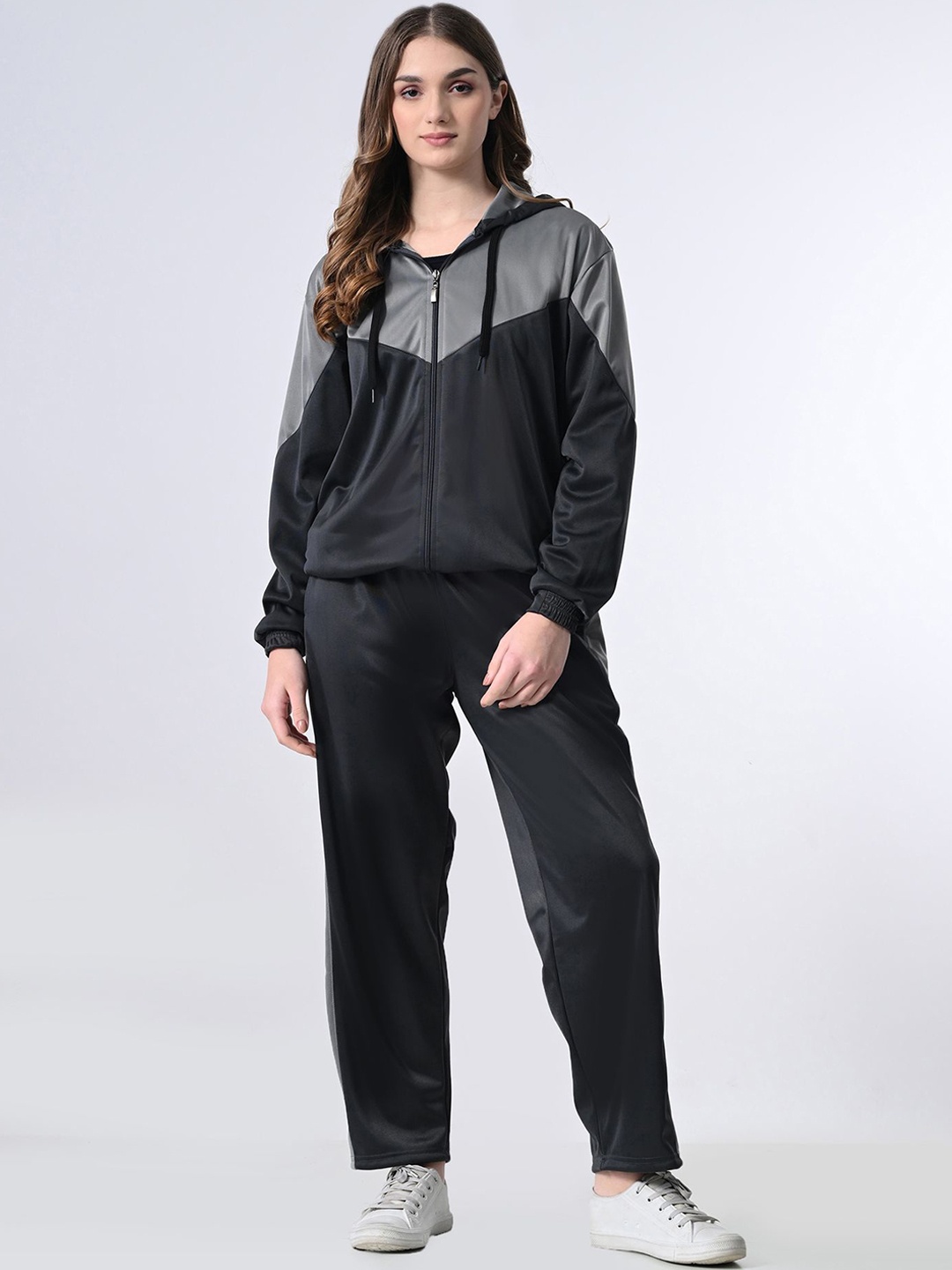 

BAESD Women Colour-Blocked Hooded Tracksuits, Black