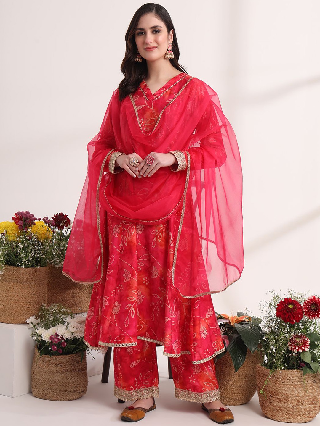 

Yufta Floral Printed Gotta Patti Kurta with Trouser & Dupatta, Pink