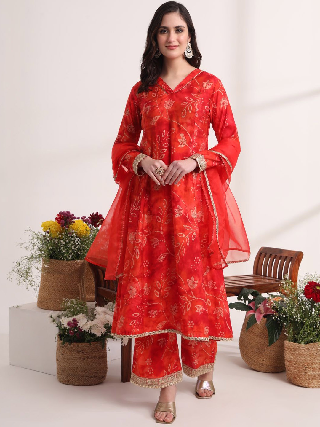 

Yufta Floral Printed Gotta Patti Kurta with Trouser & Dupatta, Red