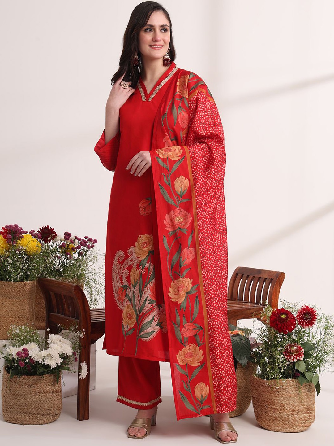 

Yufta Floral Embroidered Straight Kurta with Trousers & Dupatta, Red