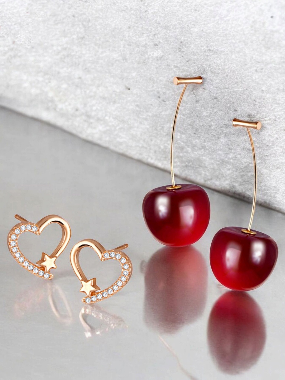 

Vighnaharta Set Of 2 Gold-Plated Artificial Stones Studded Heart Shaped Studs